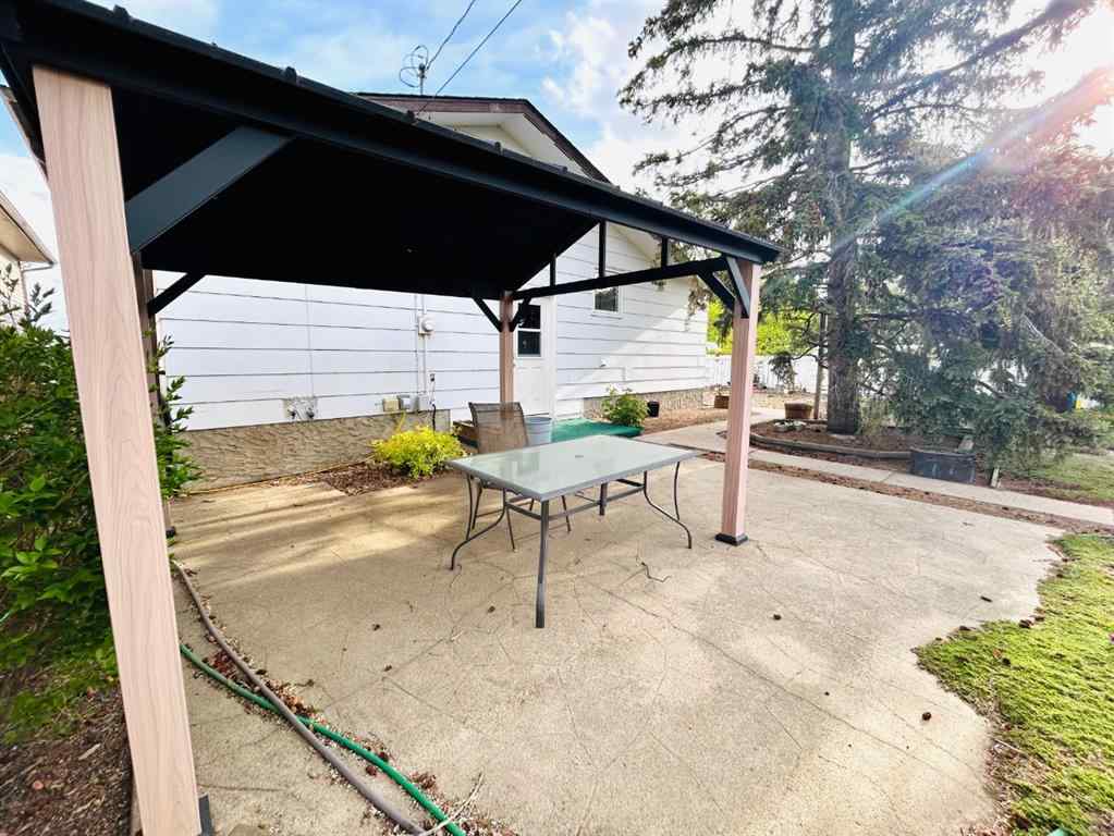 MLS® A2223032 - 202 7 Avenue E in NONE Oyen, Residential