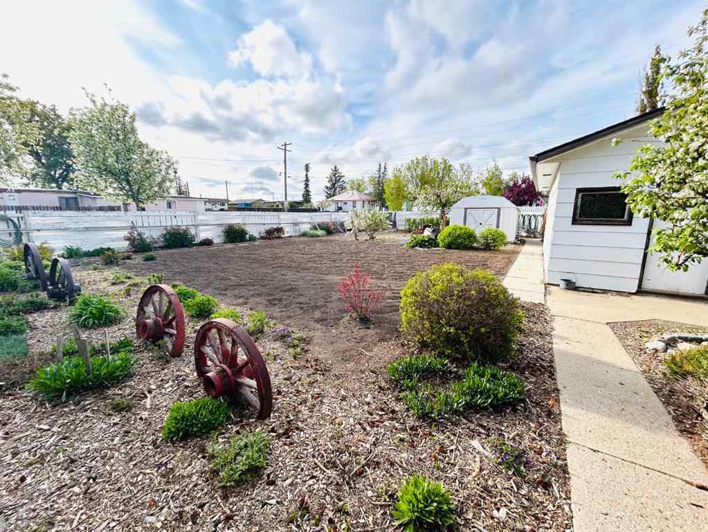 MLS® A2223032 - 202 7 Avenue E in NONE Oyen, Residential