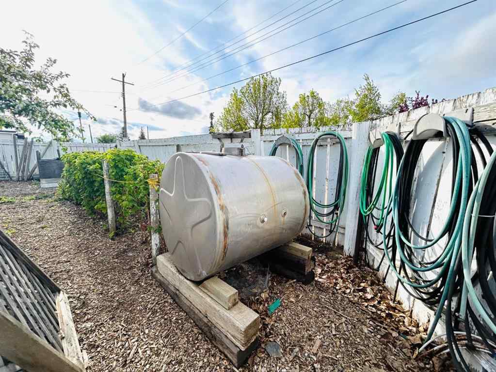 MLS® A2223032 - 202 7 Avenue E in NONE Oyen, Residential