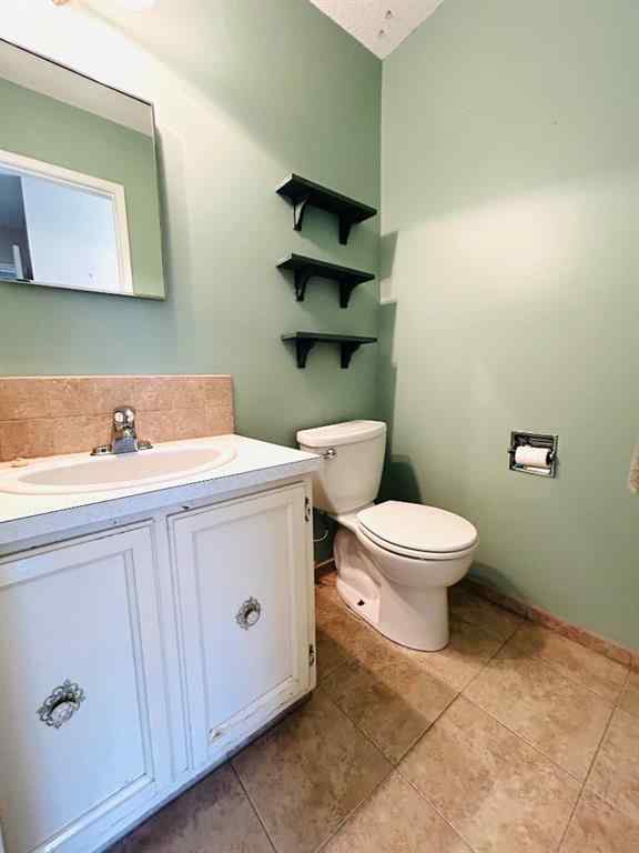 MLS® A2223032 - 202 7 Avenue E in NONE Oyen, Residential