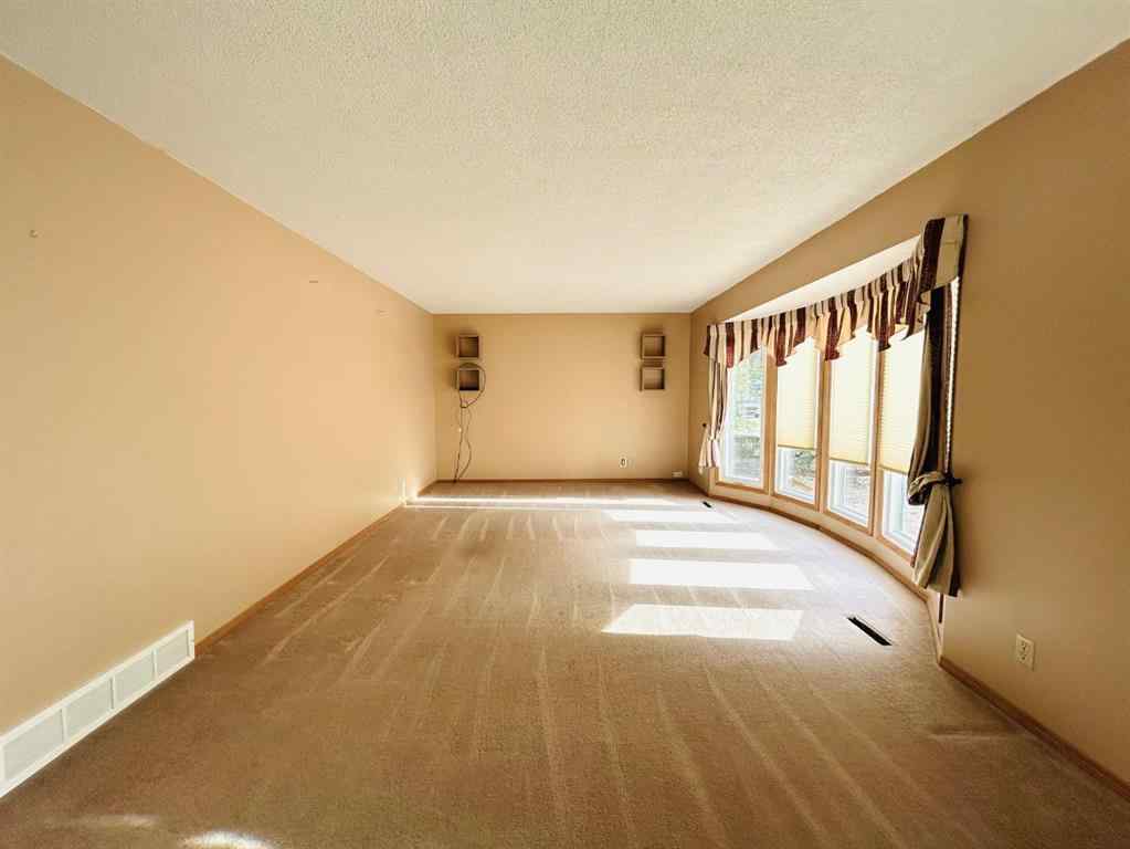 MLS® A2223032 - 202 7 Avenue E in NONE Oyen, Residential