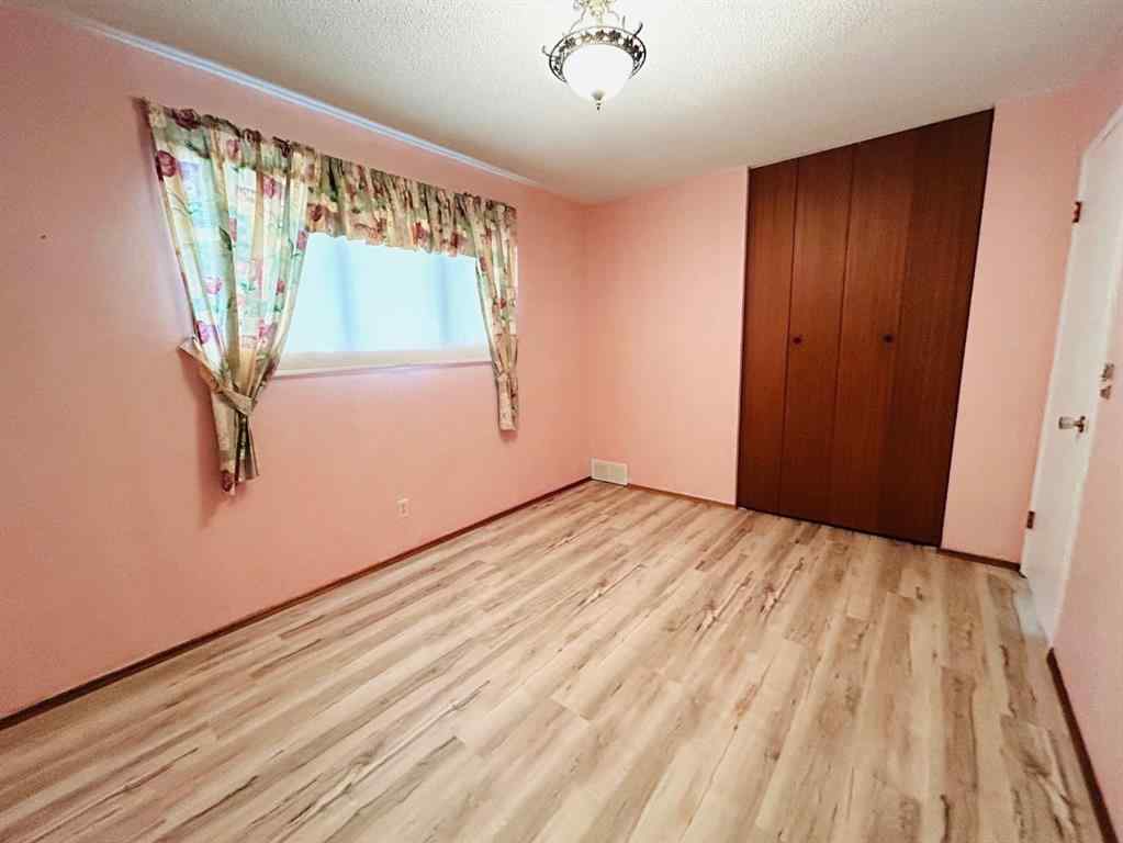 MLS® A2223032 - 202 7 Avenue E in NONE Oyen, Residential