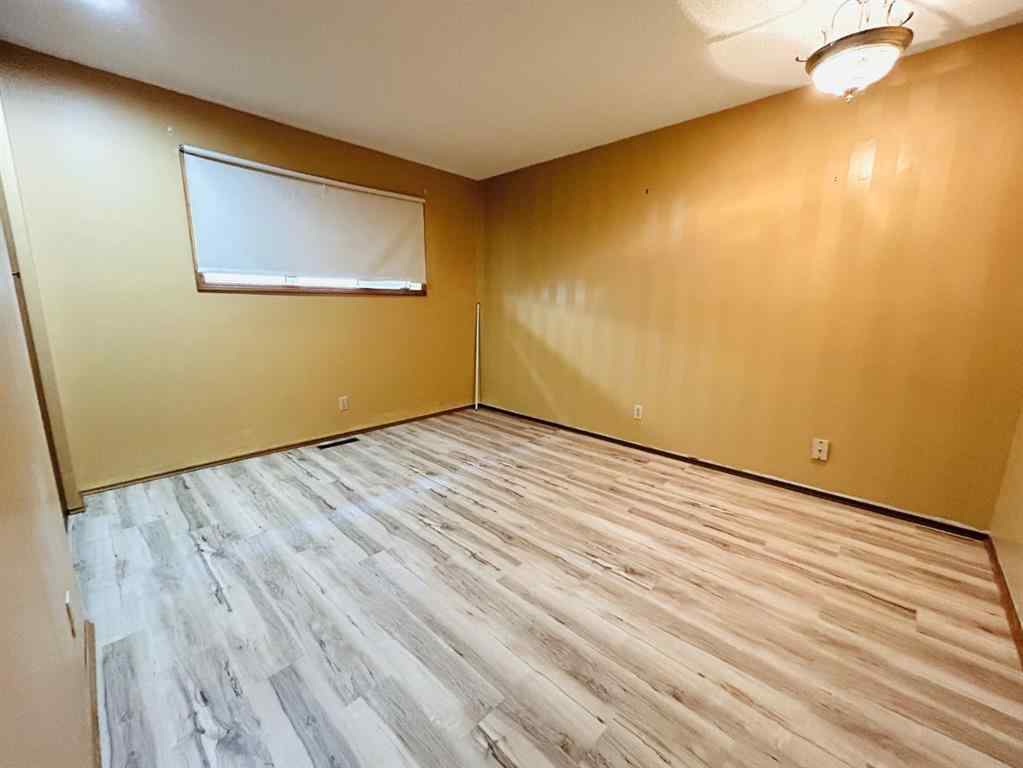 MLS® A2223032 - 202 7 Avenue E in NONE Oyen, Residential