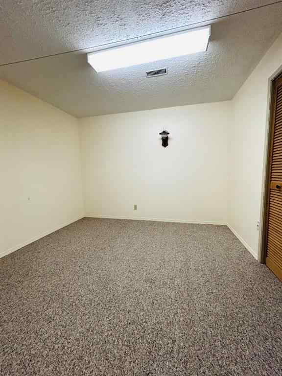 MLS® A2223032 - 202 7 Avenue E in NONE Oyen, Residential