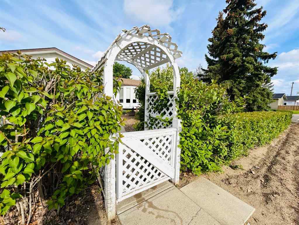 MLS® A2223032 - 202 7 Avenue E in NONE Oyen, Residential