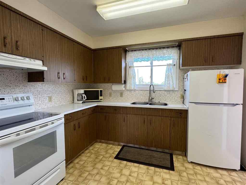 MLS® A2223033 - 928 4th Avenue   in NONE Hines Creek, Residential