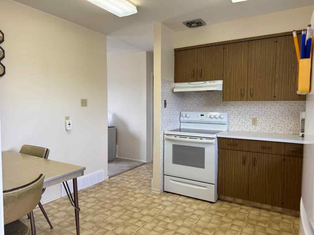 MLS® A2223033 - 928 4th Avenue   in NONE Hines Creek, Residential