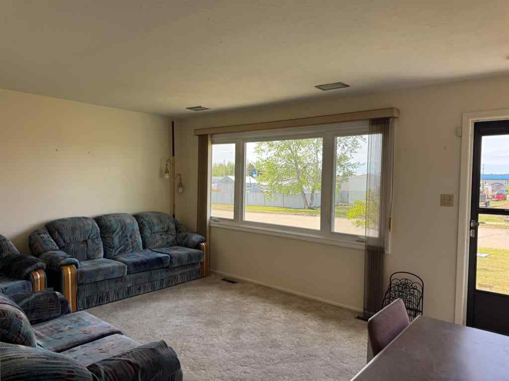 MLS® A2223033 - 928 4th Avenue   in NONE Hines Creek, Residential