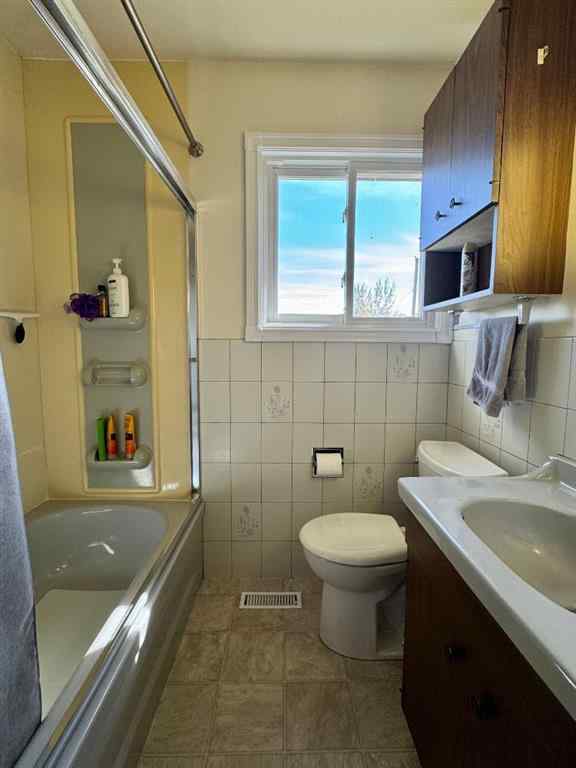 MLS® A2223033 - 928 4th Avenue   in NONE Hines Creek, Residential
