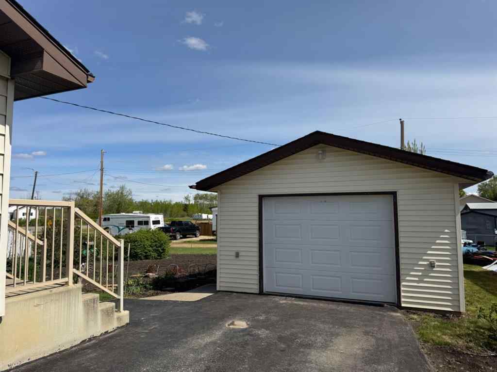 MLS® A2223033 - 928 4th Avenue   in NONE Hines Creek, Residential
