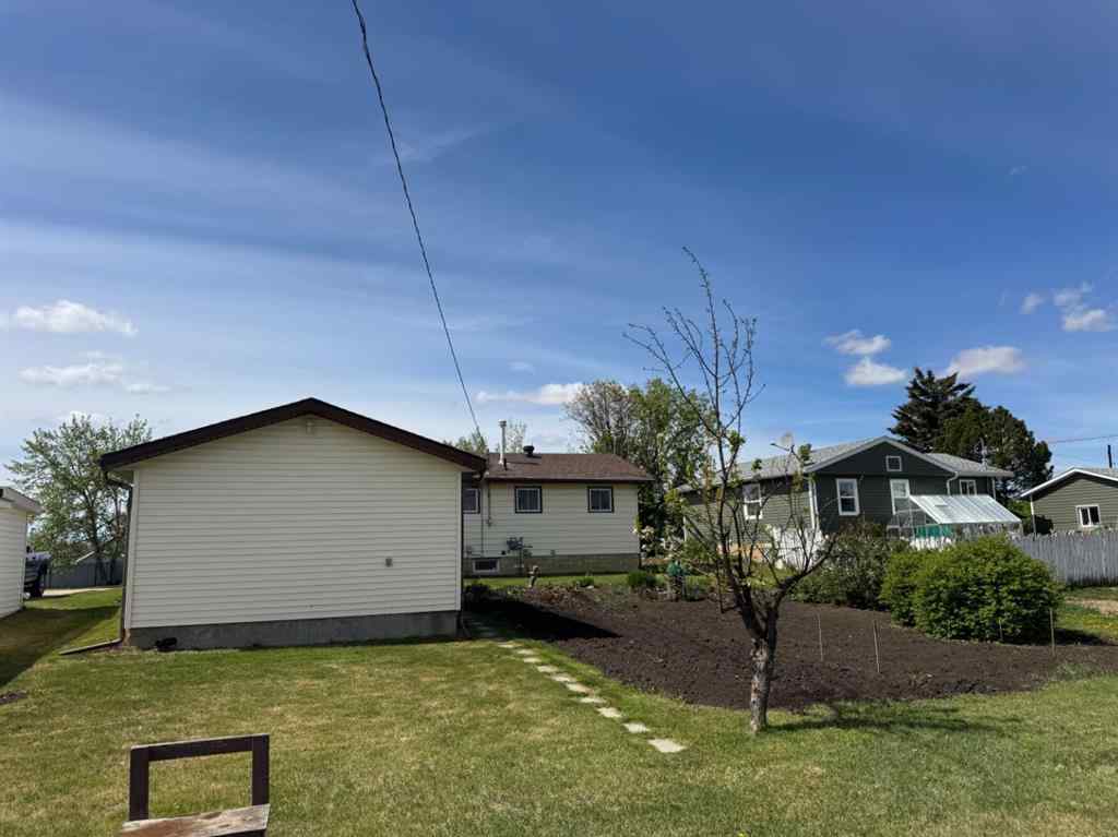 MLS® A2223033 - 928 4th Avenue   in NONE Hines Creek, Residential