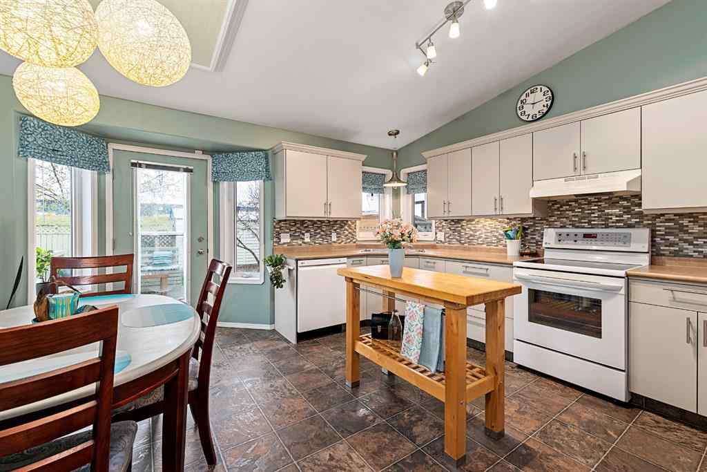 MLS® A2223076 - 5914 41 Street  in West Lloydminster Lloydminster, Residential