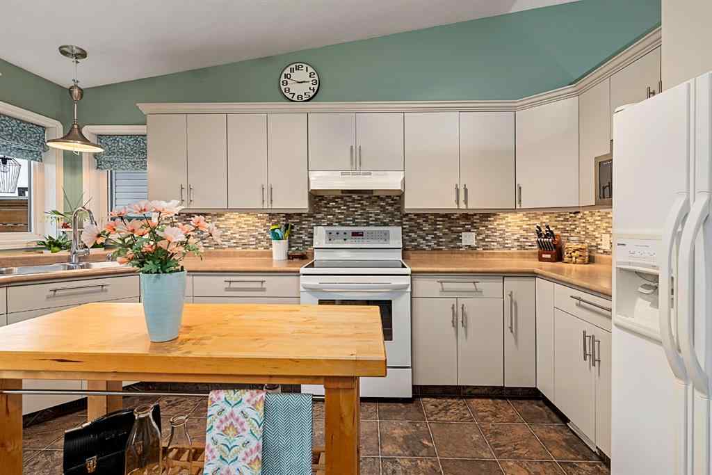 MLS® A2223076 - 5914 41 Street  in West Lloydminster Lloydminster, Residential