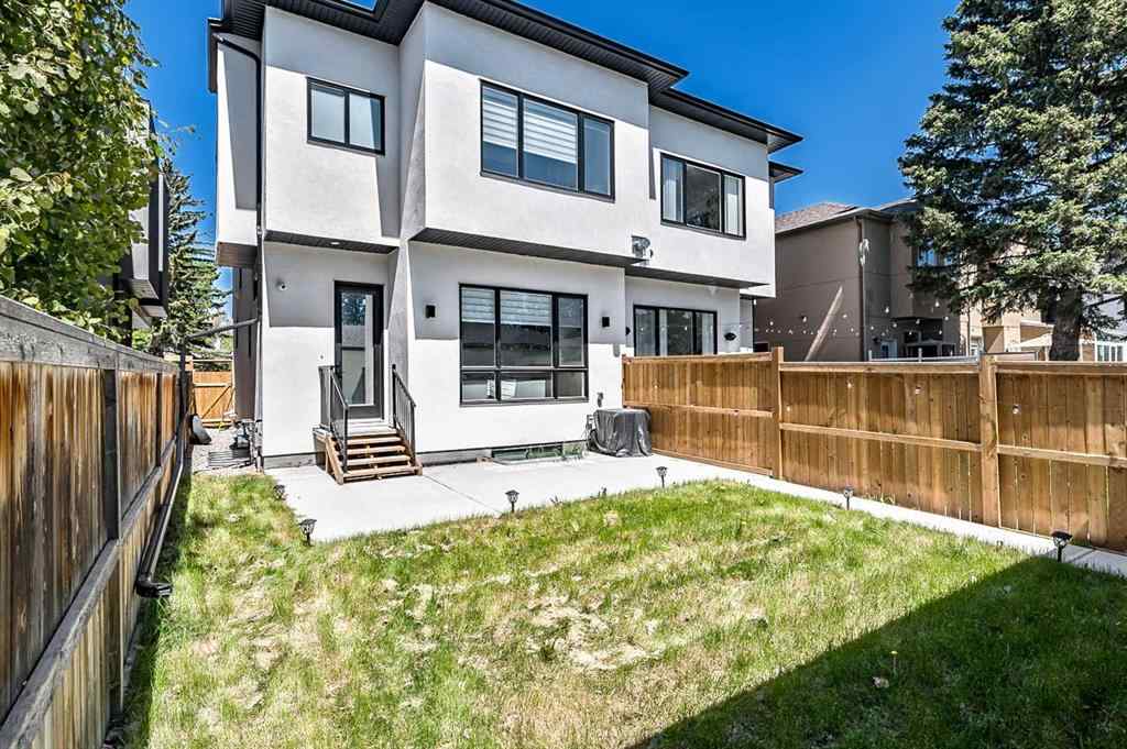 MLS® A2223251 - 911 22 Avenue NW in Mount Pleasant Calgary, Residential