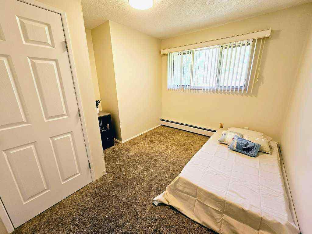 MLS® A2223351 - 916 & 920 6 Street SE in NONE Slave Lake, Residential