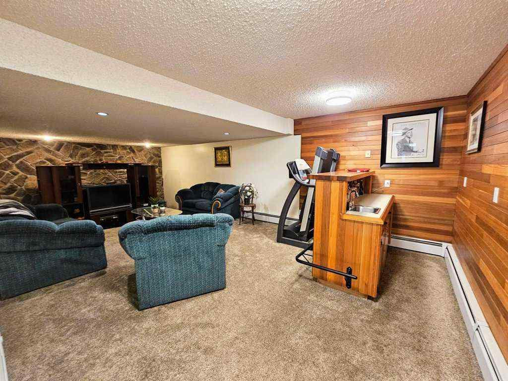 MLS® A2223351 - 916 & 920 6 Street SE in NONE Slave Lake, Residential