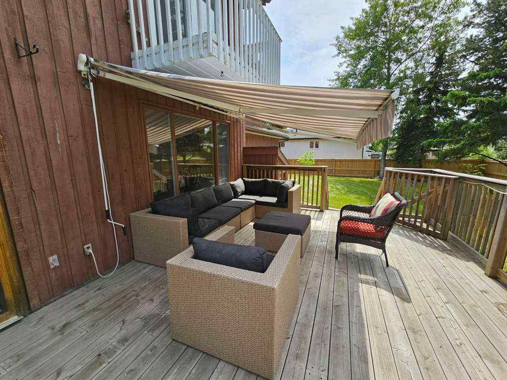 MLS® A2223351 - 916 & 920 6 Street SE in NONE Slave Lake, Residential