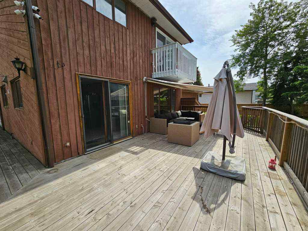 MLS® A2223351 - 916 & 920 6 Street SE in NONE Slave Lake, Residential