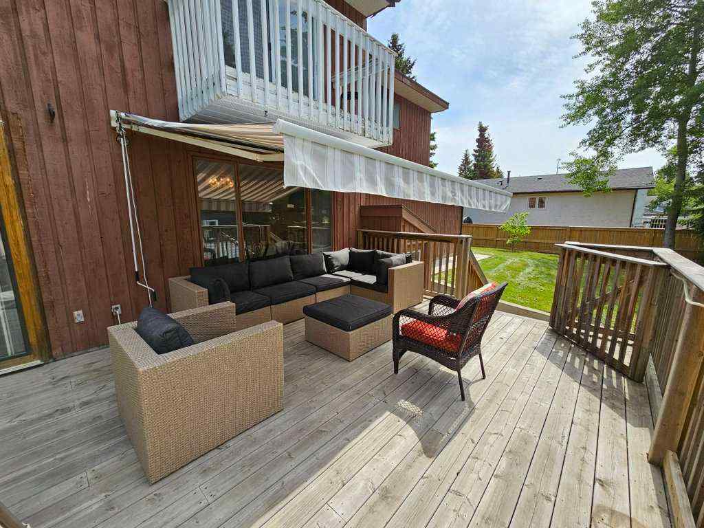 MLS® A2223351 - 916 & 920 6 Street SE in NONE Slave Lake, Residential