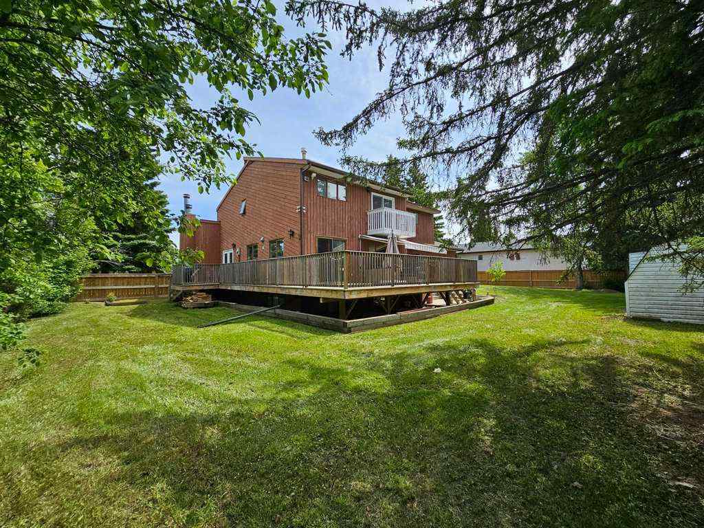 MLS® A2223351 - 916 & 920 6 Street SE in NONE Slave Lake, Residential