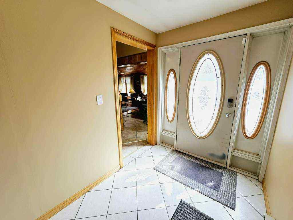 MLS® A2223351 - 916 & 920 6 Street SE in NONE Slave Lake, Residential