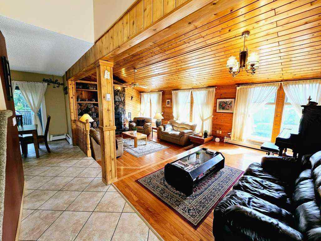 MLS® A2223351 - 916 & 920 6 Street SE in NONE Slave Lake, Residential