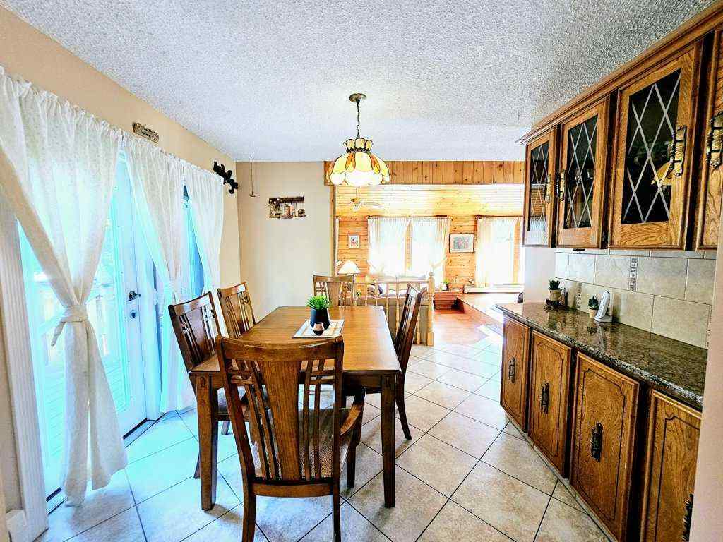 MLS® A2223351 - 916 & 920 6 Street SE in NONE Slave Lake, Residential