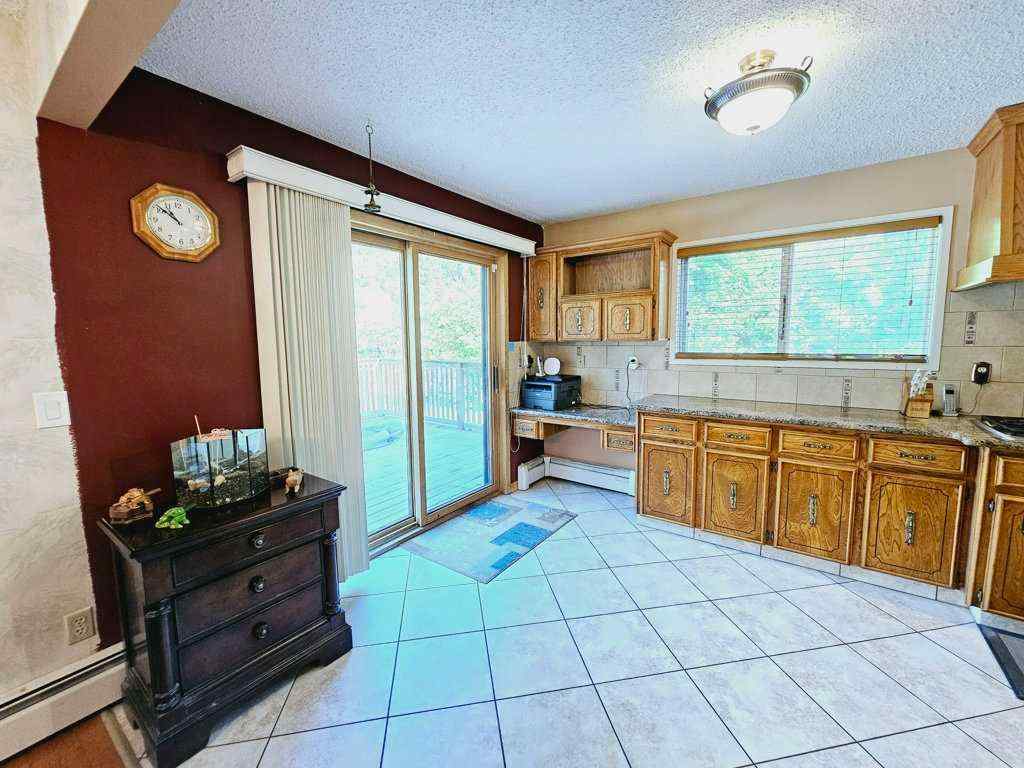 MLS® A2223351 - 916 & 920 6 Street SE in NONE Slave Lake, Residential