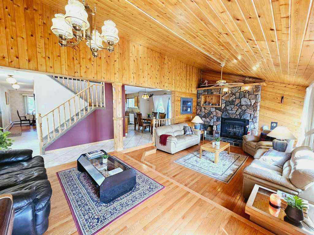 MLS® A2223351 - 916 & 920 6 Street SE in NONE Slave Lake, Residential