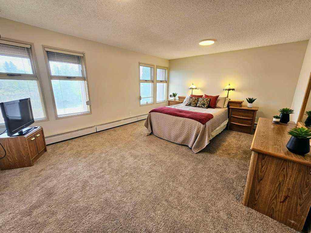 MLS® A2223351 - 916 & 920 6 Street SE in NONE Slave Lake, Residential