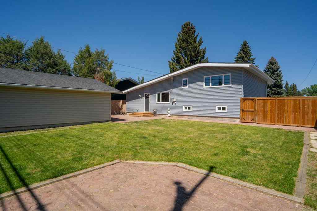 MLS® A2223371 - 1039 Lake Bonavista Drive SE in Lake Bonavista Calgary, Residential