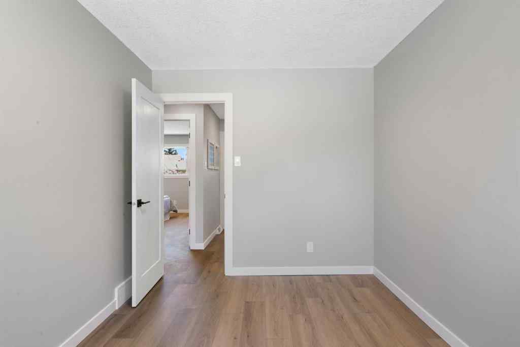 MLS® A2223371 - 1039 Lake Bonavista Drive SE in Lake Bonavista Calgary, Residential