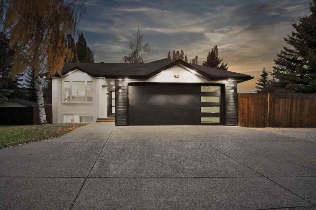 MLS® A2223418 - 941 west chestermere Drive  in West Creek Chestermere, Residential