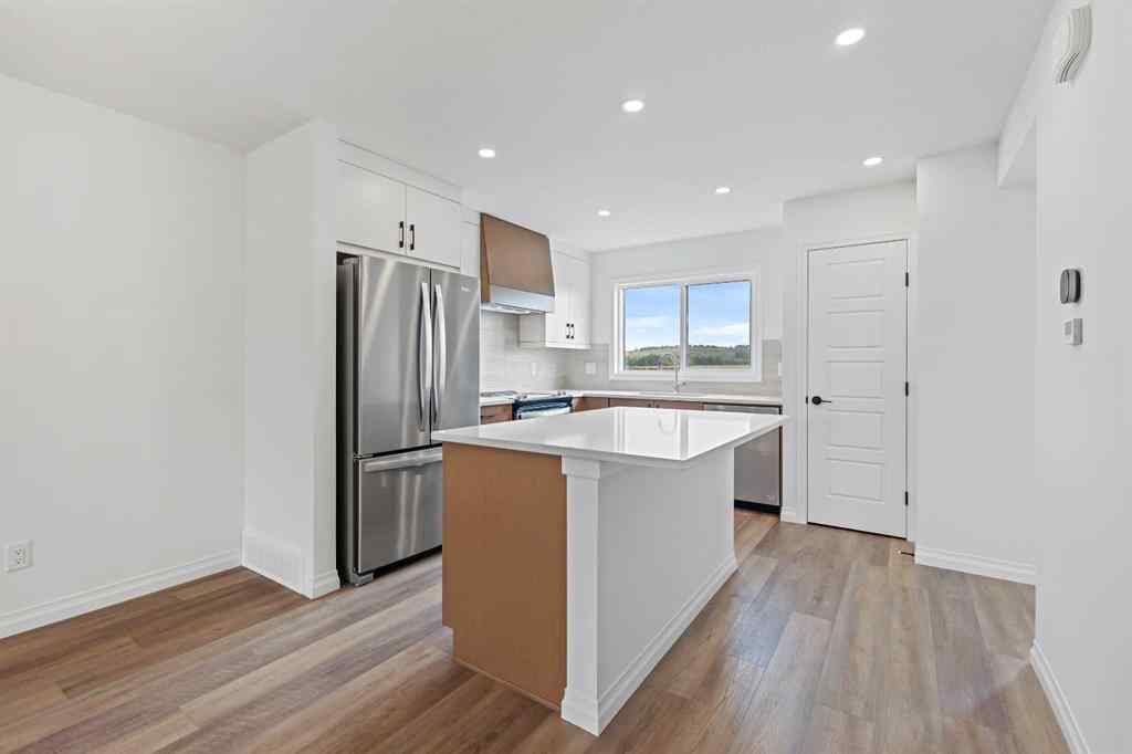 MLS® A2223518 - 902 Wolf Willow Boulevard SE in Wolf Willow Calgary, Residential