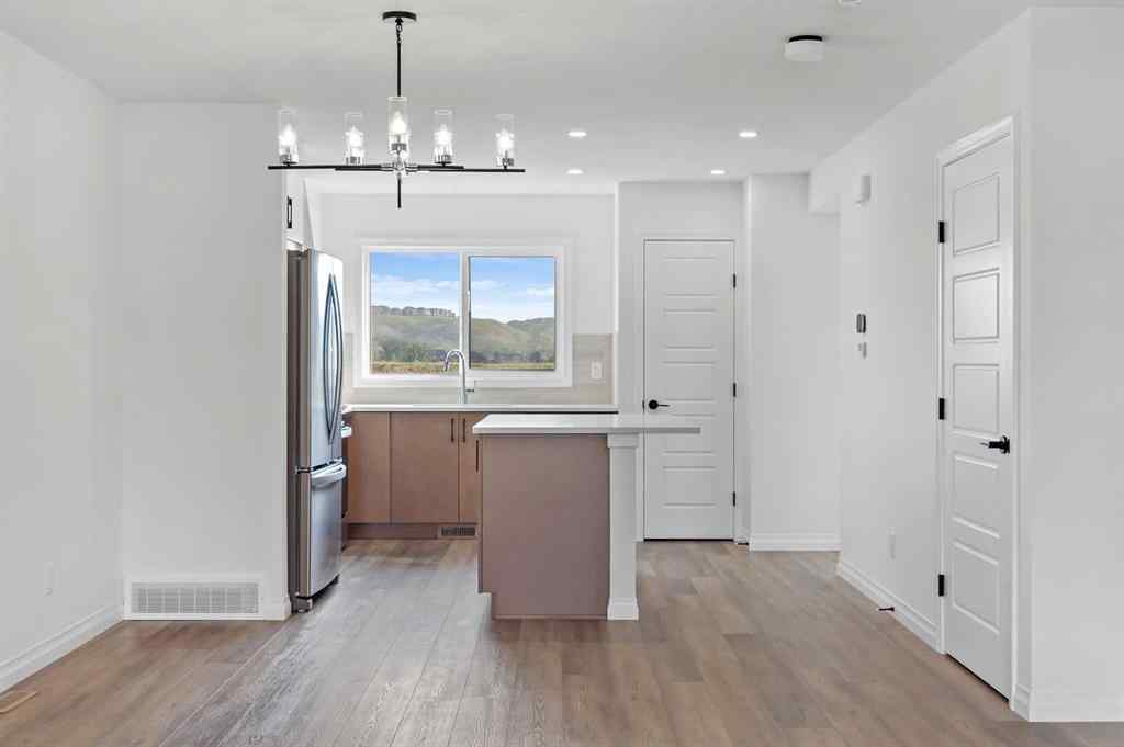 MLS® A2223518 - 902 Wolf Willow Boulevard SE in Wolf Willow Calgary, Residential