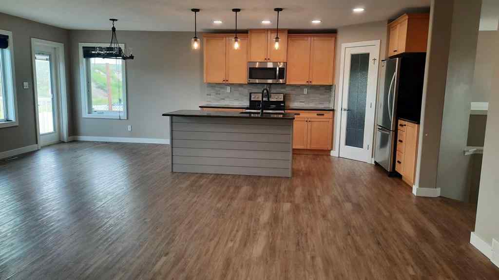 MLS® A2223627 - 648 Bankview Drive  in Bankview Drumheller, Residential