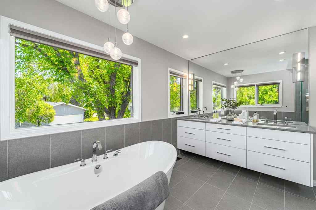 MLS® A2223634 - 2604 11 Avenue NW in St Andrews Heights Calgary, Residential
