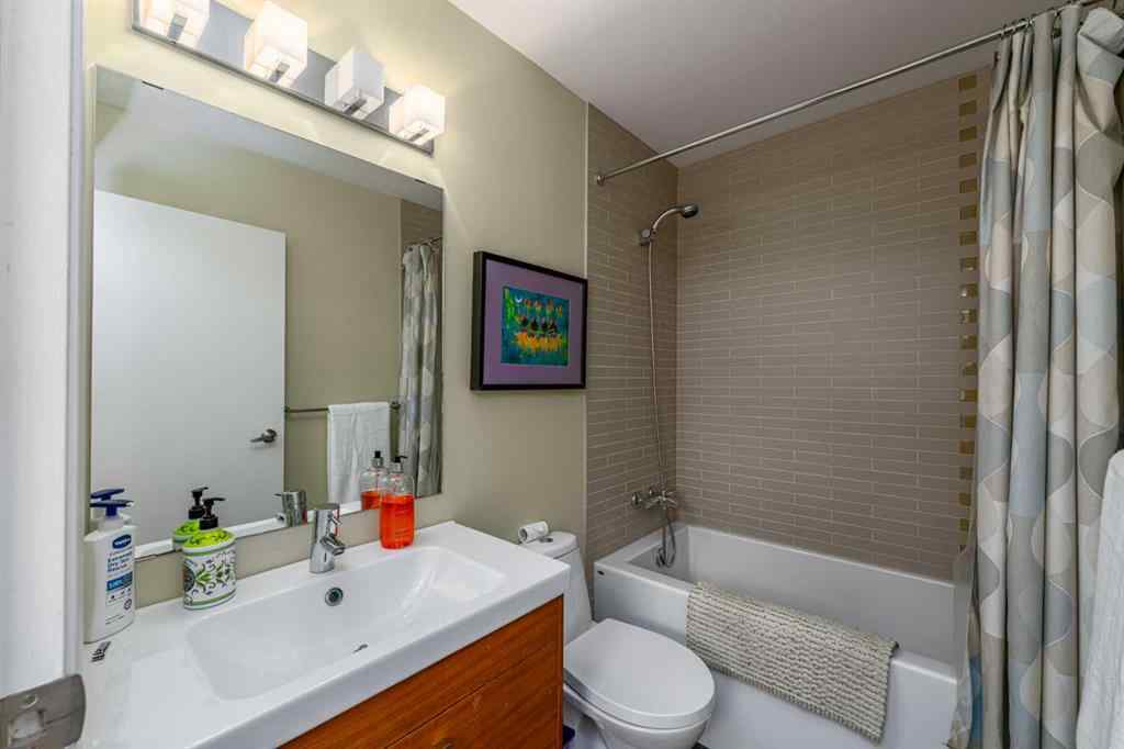 MLS® A2223634 - 2604 11 Avenue NW in St Andrews Heights Calgary, Residential