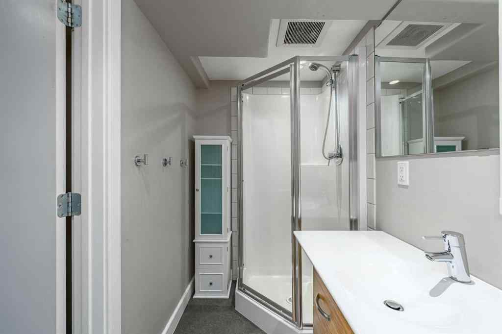MLS® A2223634 - 2604 11 Avenue NW in St Andrews Heights Calgary, Residential