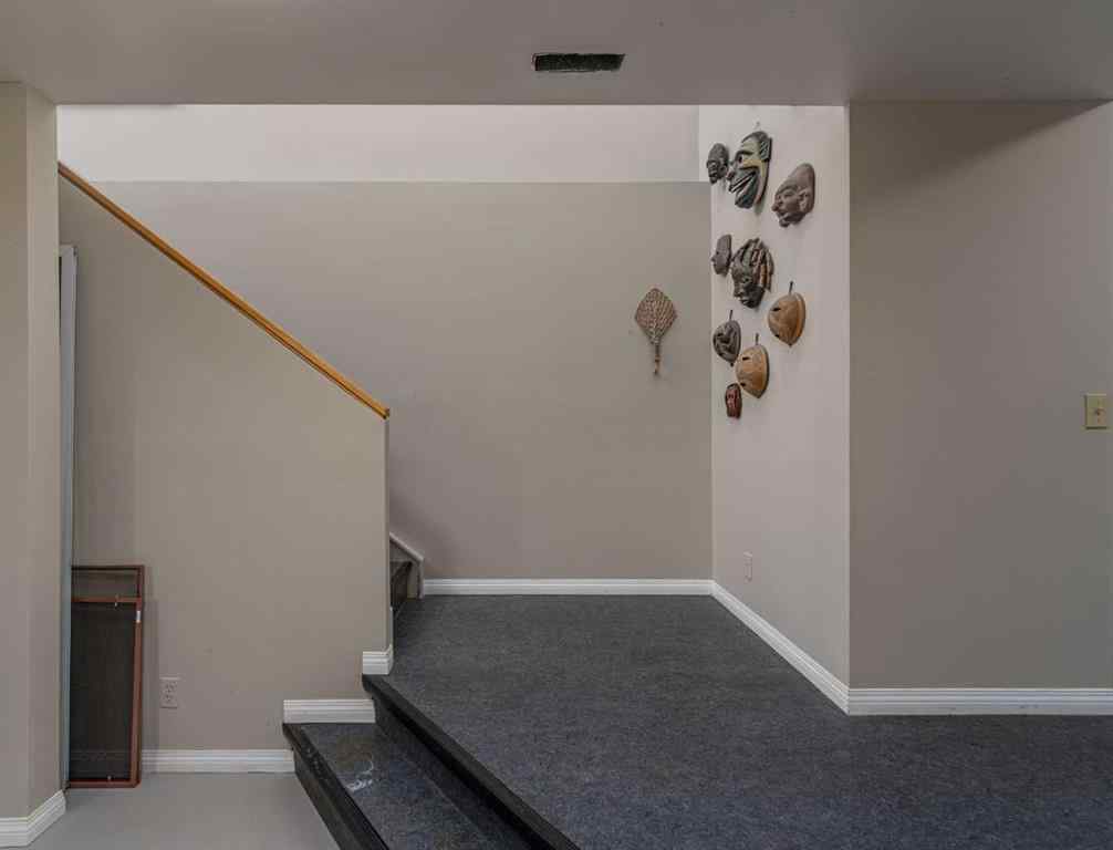 MLS® A2223634 - 2604 11 Avenue NW in St Andrews Heights Calgary, Residential