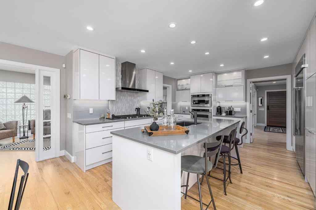 MLS® A2223634 - 2604 11 Avenue NW in St Andrews Heights Calgary, Residential