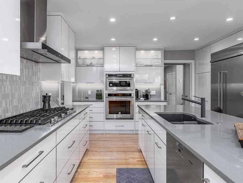 MLS® A2223634 - 2604 11 Avenue NW in St Andrews Heights Calgary, Residential