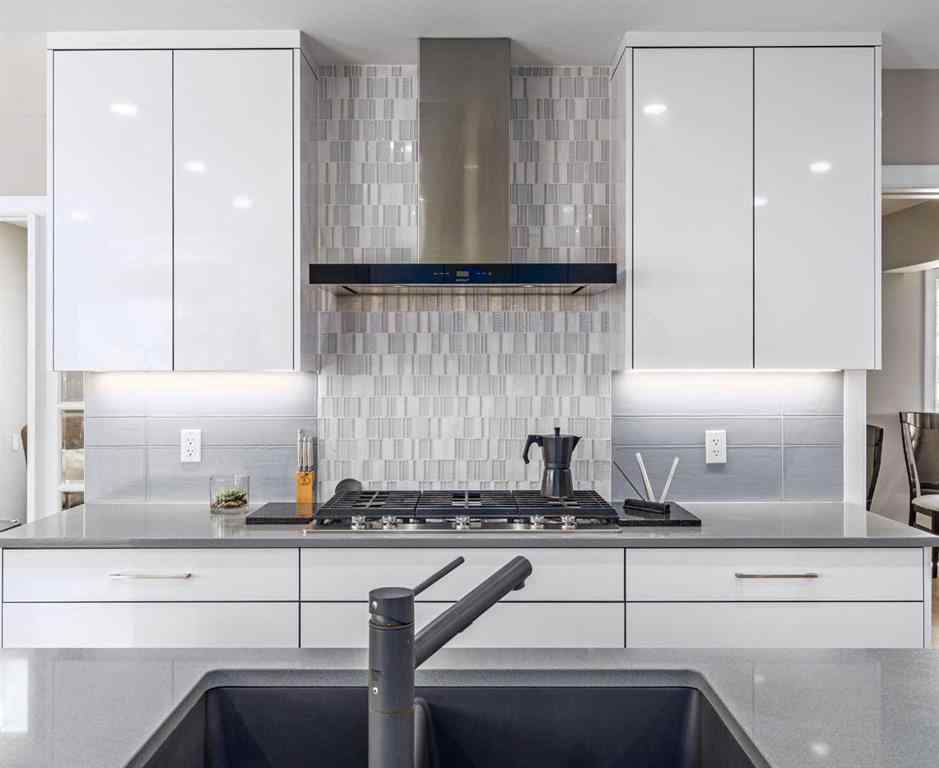 MLS® A2223634 - 2604 11 Avenue NW in St Andrews Heights Calgary, Residential