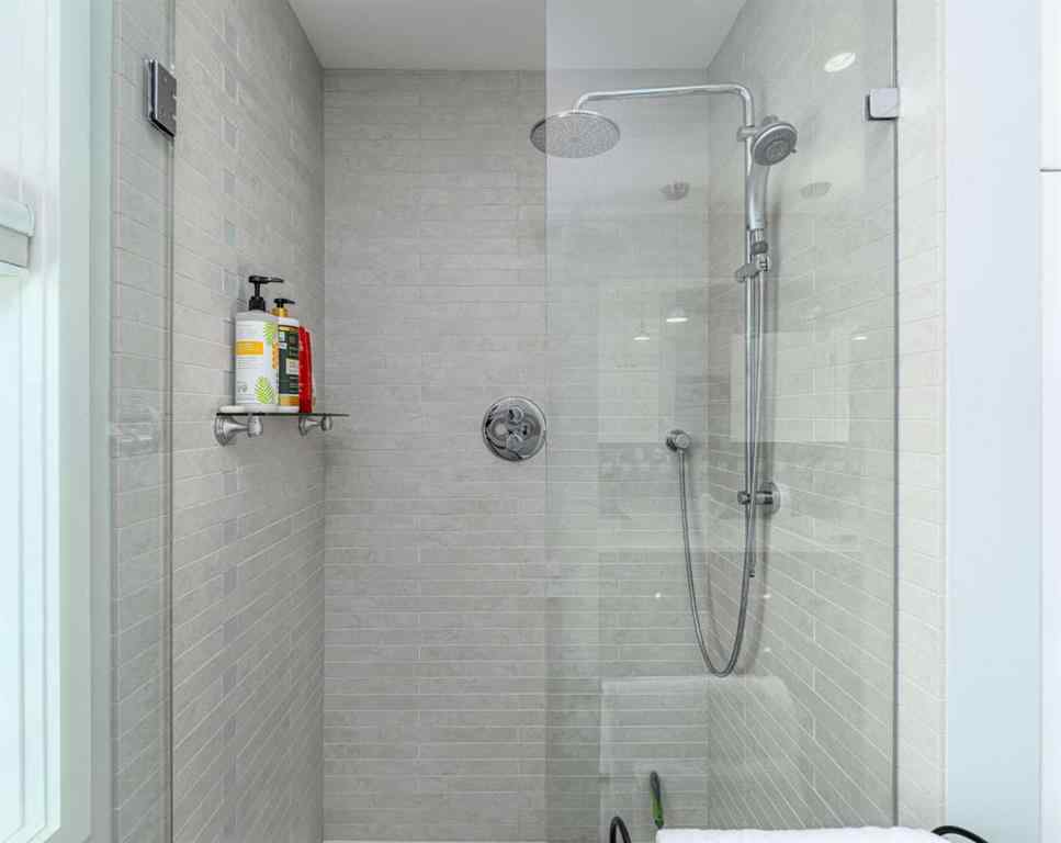 MLS® A2223634 - 2604 11 Avenue NW in St Andrews Heights Calgary, Residential