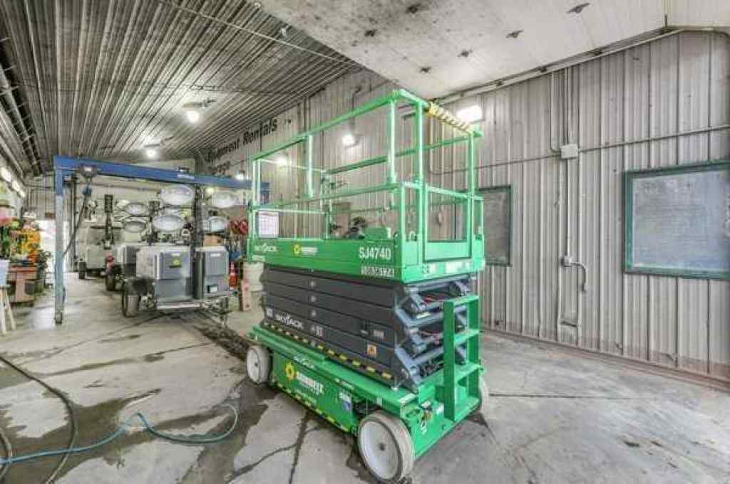 MLS® A2223737 - 30 Industrial Drive  in Cuendet Industrial Park Sylvan Lake, Commercial