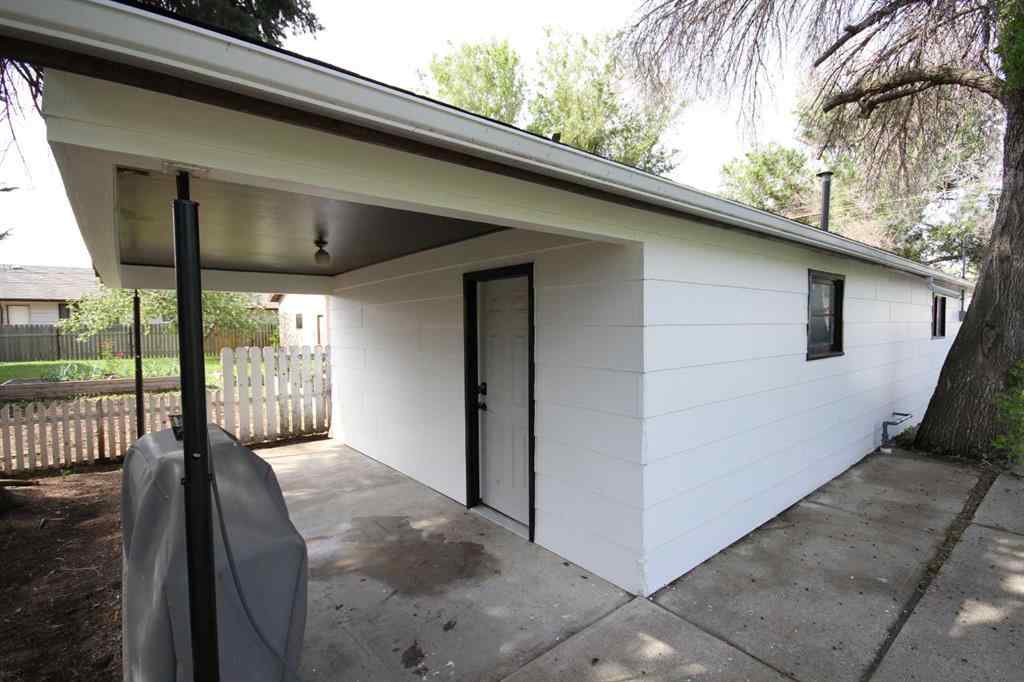 MLS® A2223783 - 5810 52 Street  in NONE Taber, Residential