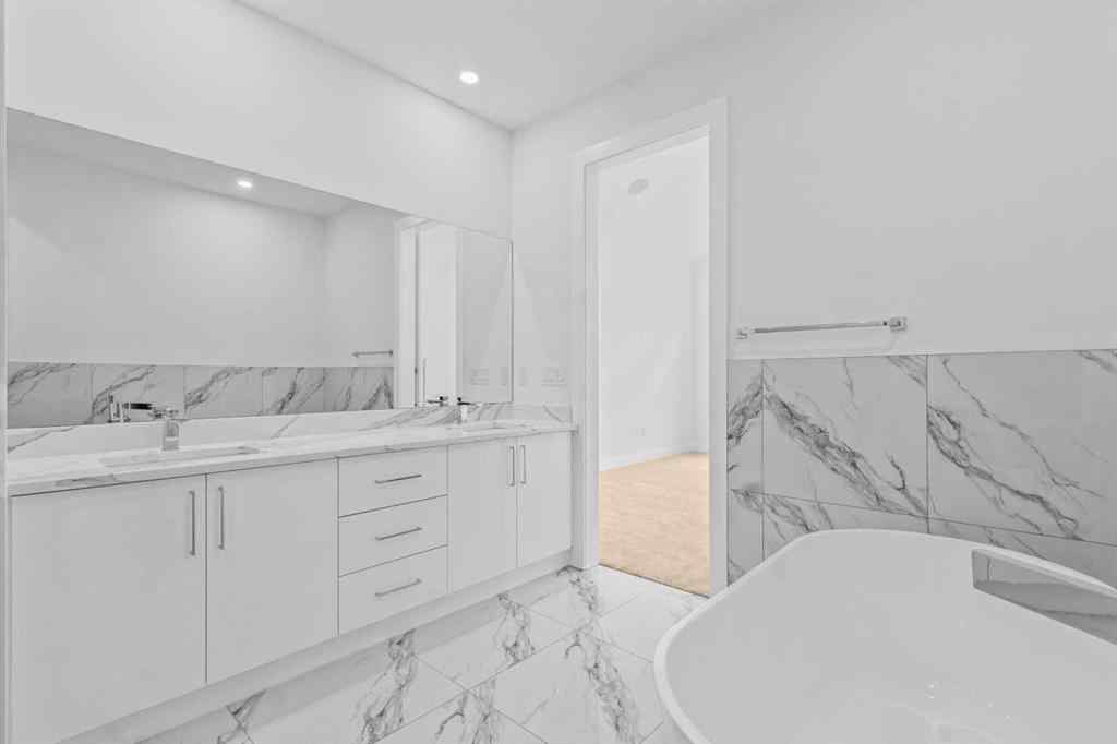 MLS® A2223893 - 430 33 Avenue NW in Highland Park Calgary, Residential
