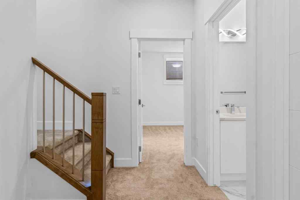 MLS® A2223893 - 430 33 Avenue NW in Highland Park Calgary, Residential