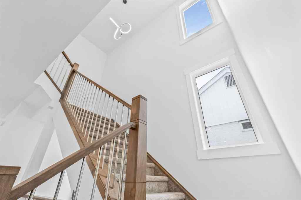 MLS® A2223893 - 430 33 Avenue NW in Highland Park Calgary, Residential