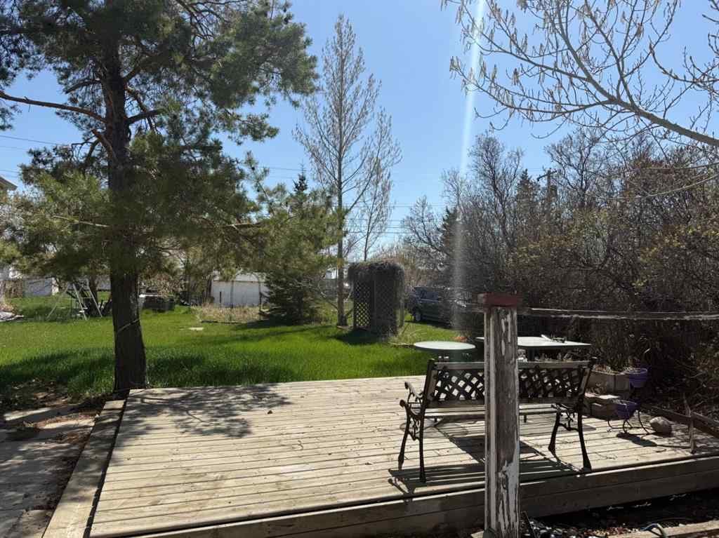 MLS® A2223895 - 221 2 ave E Avenue  in Hanna Hanna, Residential